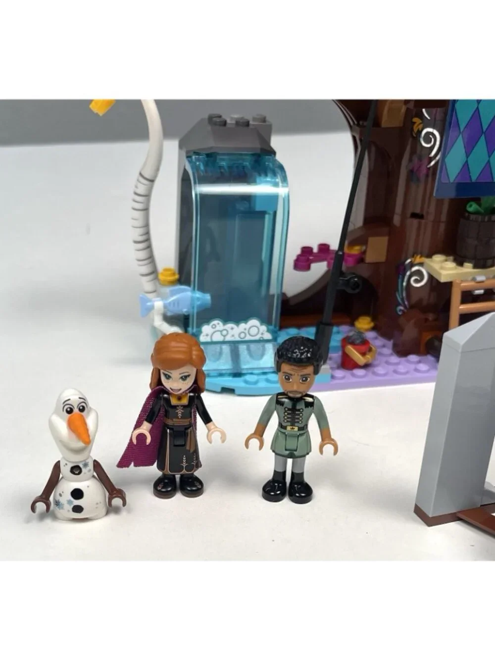 LEGO Disney Frozen II ENCHANTED TREEHOUSE 302pcs #41164 COMPLETE + Box Extra Fig